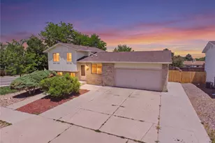 904 S Uravan St, Aurora, CO 80017 - Photo 1