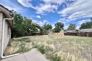 14385 Pensacola Dr, Denver, CO 80239 - Photo 11
