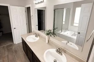 15803 E Warner Dr, Denver, CO 80239 - Photo 23