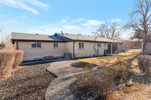 6221 S Logan Ct, Centennial, CO 80121 - Photo 3