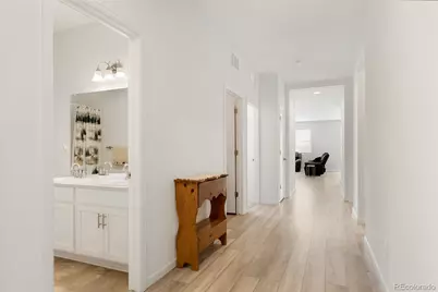 86 S Vandriver Way, Aurora, CO 80018 - Photo 3