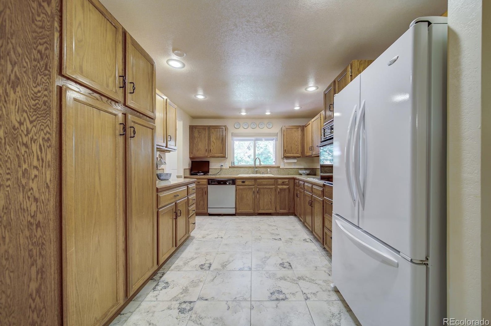 828 Mercury Cir, Littleton CO 80124-2645 exterior