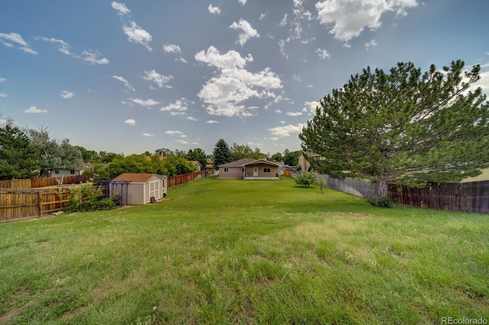 828 Mercury Cir, Littleton CO 80124-2645 exterior