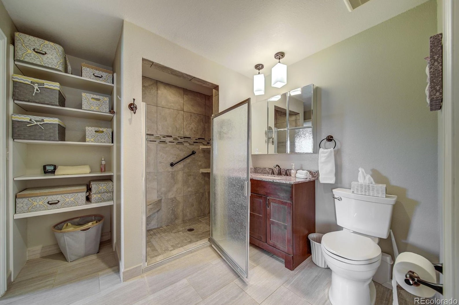 828 Mercury Cir, Littleton CO 80124-2645 exterior