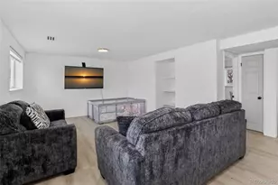 690 S Newark Ct, Aurora, CO 80012 - Photo 13