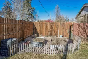 2877 S Logan St, Englewood, CO 80113 - Photo 35