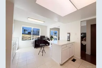 2466 S Vaughn Way #B, Aurora, CO 80014 - Photo 7