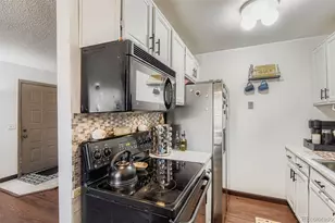 17670 E Loyola Dr, Aurora, CO 80013 - Photo 9