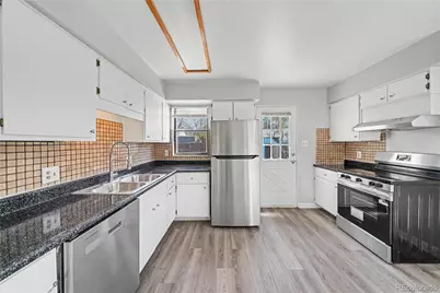 956 Macon Street, Aurora, CO 80010 - Photo 5