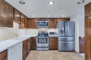 13691 E Marina Dr E, Aurora, CO 80014 - Photo 7
