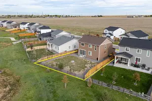 27922 E 10th Dr, Aurora, CO 80018 - Photo 33