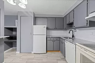 1302 S Parker Rd, Denver, CO 80231 - Photo 3