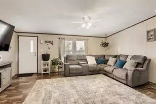 323 N Cedar St, Keenesburg, CO 80643 - Photo 3
