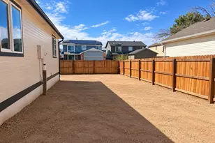 14581 E 43rd Ave, Denver, CO 80239 - Photo 3