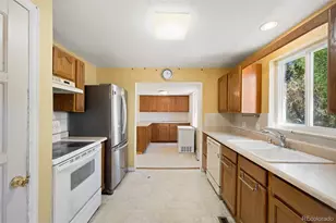 2815 Elm St, Denver, CO 80207 - Photo 9