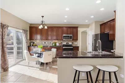 6477 S Oak Hill Circle, Aurora, CO 80016 - Photo 9