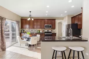 6477 S Oak Hill Cir, Aurora, CO 80016 - Photo 9