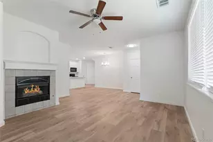 4251 S Blackhawk Cir, Aurora, CO 80014 - Photo 5