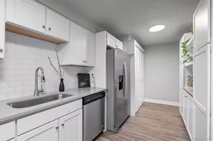 2895 S Locust St, Denver, CO 80222 - Photo 21