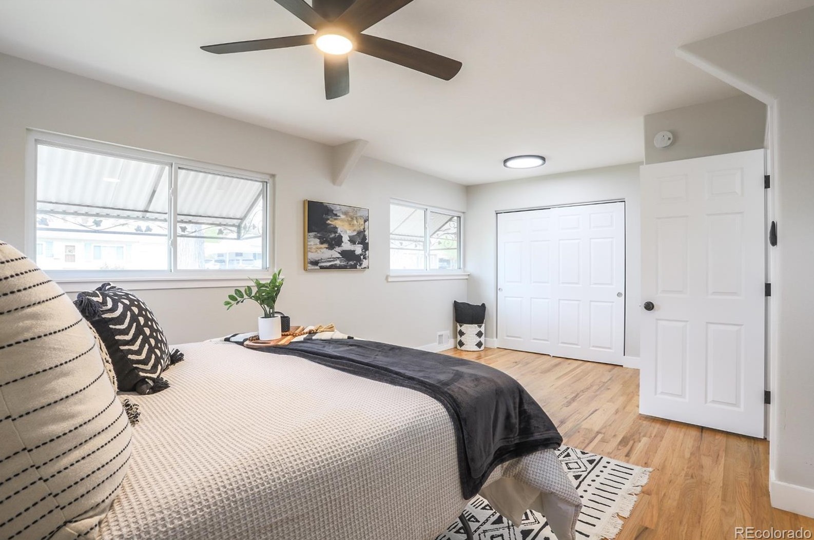 1652 Knox Ct, Denver CO  80219-4527 exterior
