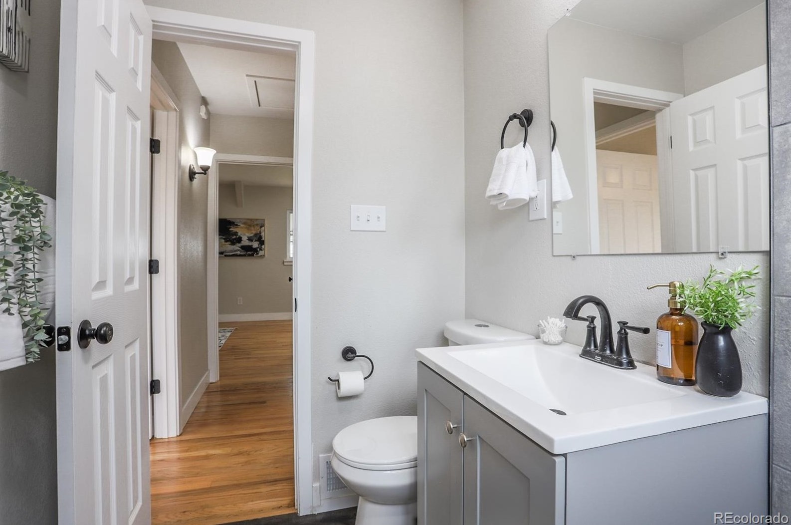 1652 Knox Ct, Denver CO  80219-4527 exterior