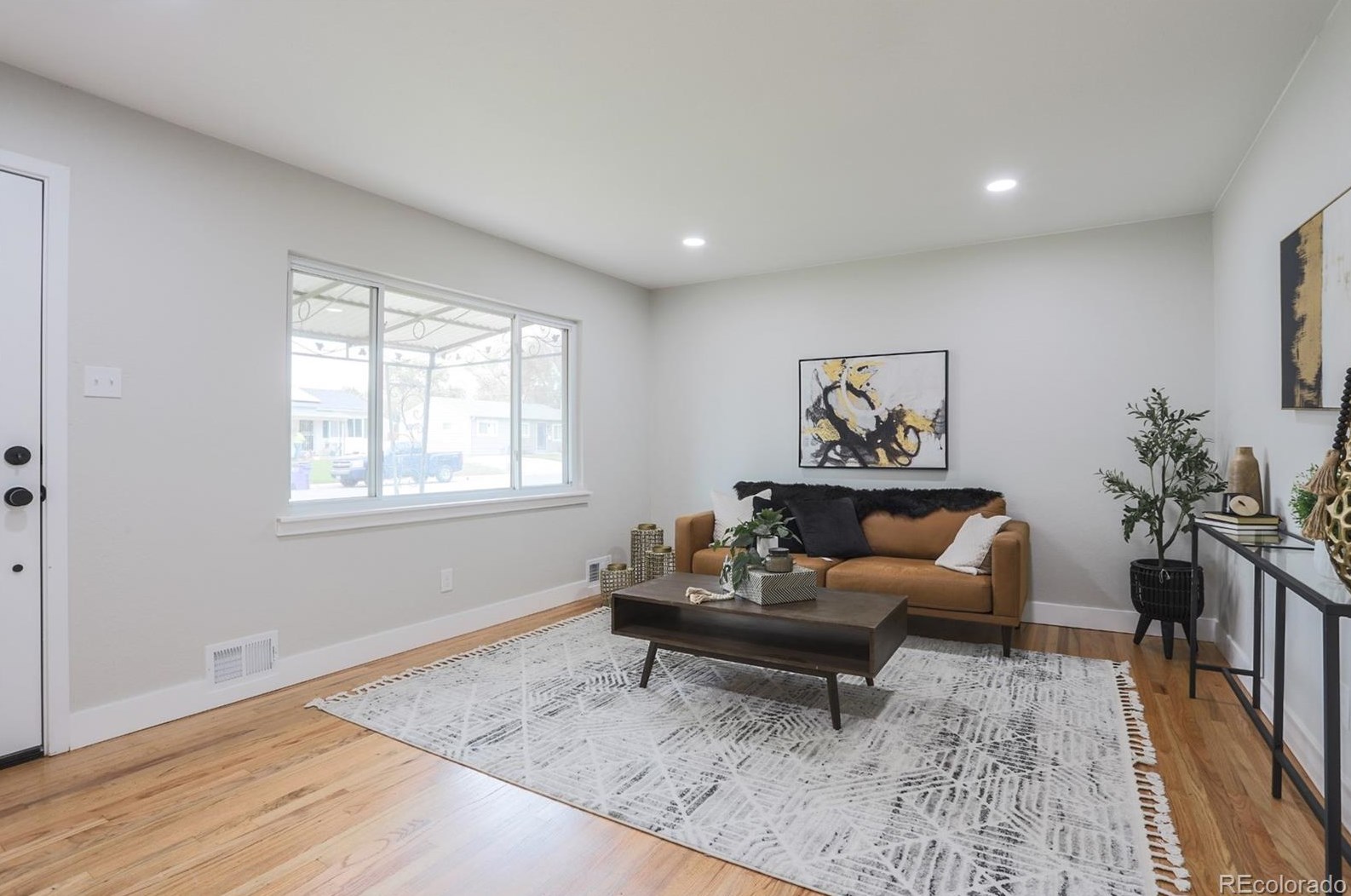 1652 Knox Ct, Denver CO  80219-4527 exterior