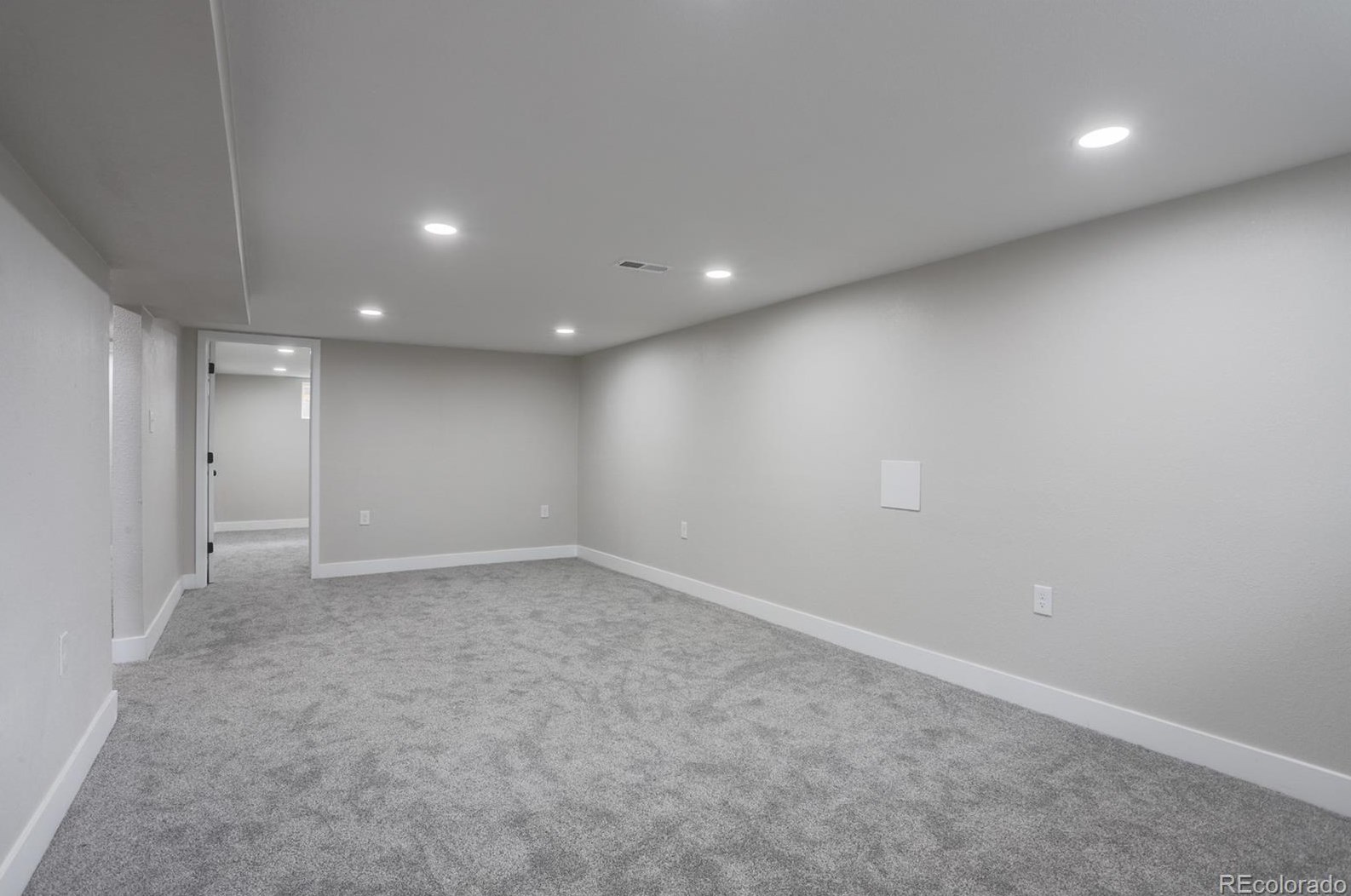 1652 Knox Ct, Denver CO  80219-4527 exterior