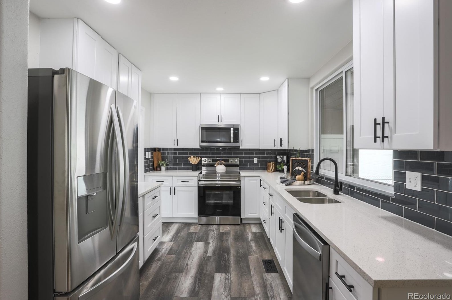 1652 Knox Ct, Denver CO  80219-4527 exterior