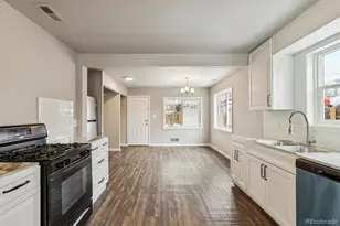 1680 Newark St, Aurora, CO 80010 - Photo 9