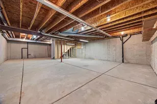 927 S Evanston Cir, Aurora, CO 80012 - Photo 25