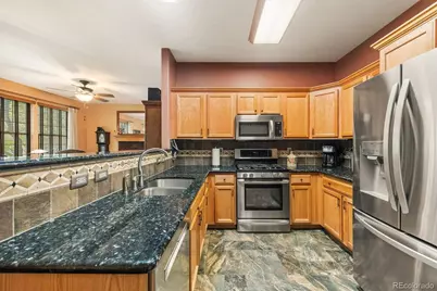 927 S Evanston Circle, Aurora, CO 80012 - Photo 9