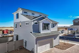 46569 Sunflower Ln, Bennett, CO 80102 - Photo 3