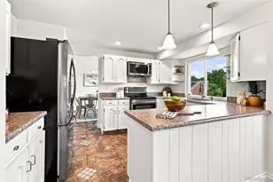 19557 E Floyd Ave, Aurora, CO 80013 - Photo 7