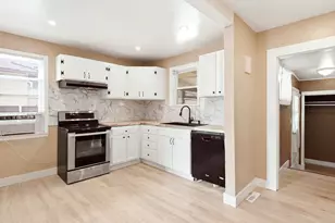 1685 Clinton St, Aurora, CO 80010 - Photo 27