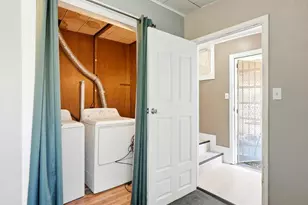 1685 Clinton St, Aurora, CO 80010 - Photo 23