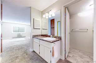 13691 E Marina Dr, Aurora, CO 80014 - Photo 11