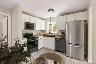929 Yates St, Denver, CO 80204 - Photo 5