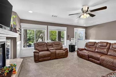 11861 Joplin Court, Commerce City, CO 80022 - Photo 9