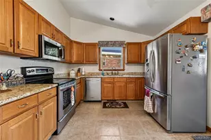 2547 E 124th Pl, Thornton, CO 80241 - Photo 7