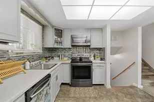 4725 Topeka Ct, Denver, CO 80239 - Photo 9