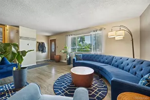 4725 Topeka Ct, Denver, CO 80239 - Photo 7