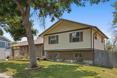 4725 Topeka Court, Denver, CO 80239 - Photo 3