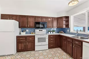 3323 W Monmouth Ave, Englewood, CO 80110 - Photo 9