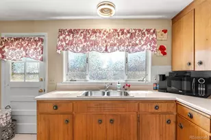 1290 W 4th Ave, Broomfield, CO 80020 - Photo 9