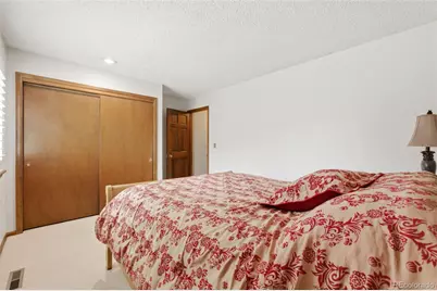 47 S Eagle Circle, Aurora, CO 80012 - Photo 13