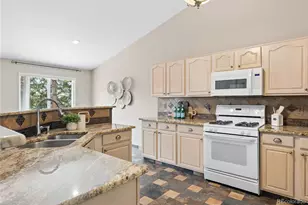 12087 Hudson Ct, Thornton, CO 80241 - Photo 13
