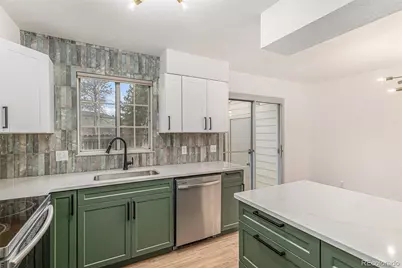 1649 S Ivory Circle #E, Aurora, CO 80017 - Photo 3