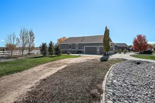 3499 Cottonwood Ln, Longmont, CO 80504 - Photo 31