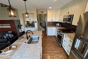 9818 Foxhill Cir, Highlands Ranch, CO 80129 - Photo 7