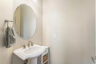 26861 E Clifton Dr, Aurora, CO 80016 - Photo 19